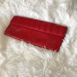 Red clutch patented leather